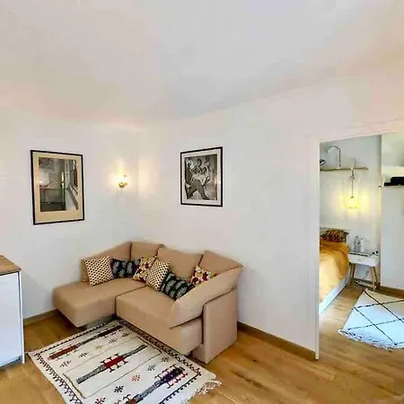 Joli Cosy Apartment *